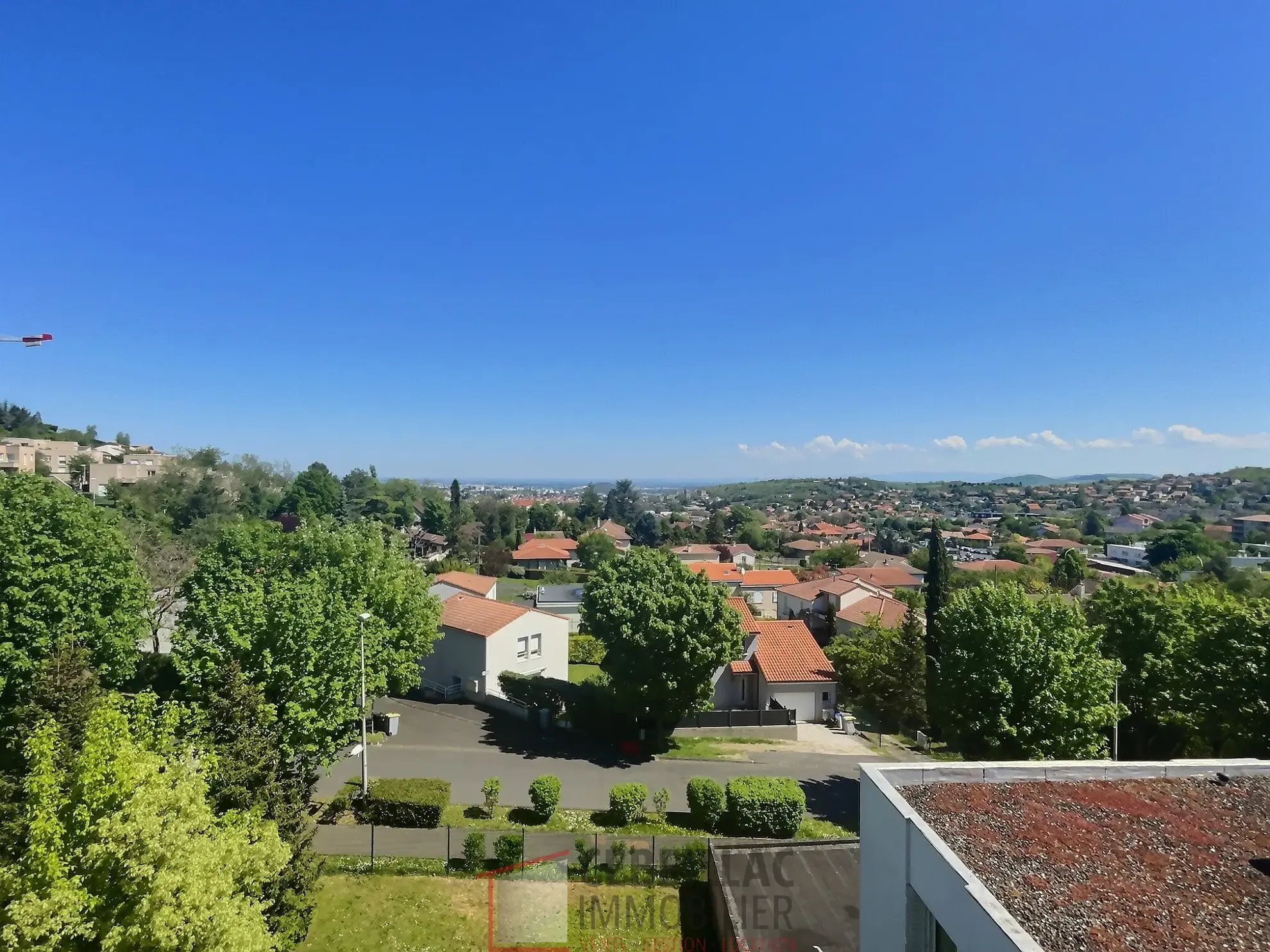 Appartement 3 pièces avec loggia, garage et cave à Romagnat 