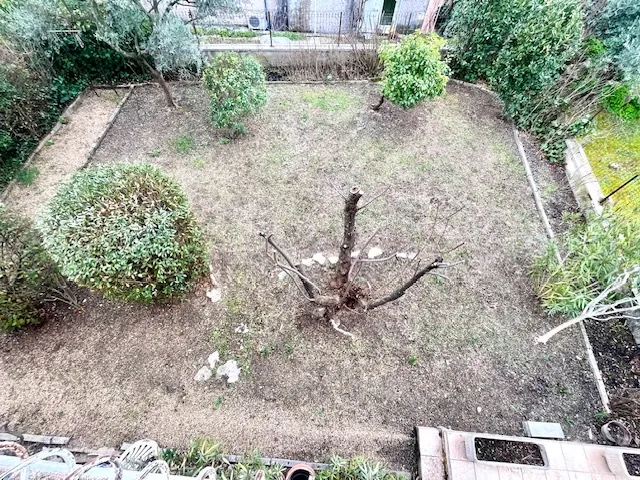 Maison de 104 m² avec garage et jardin à Apt, région Provence-Luberon 