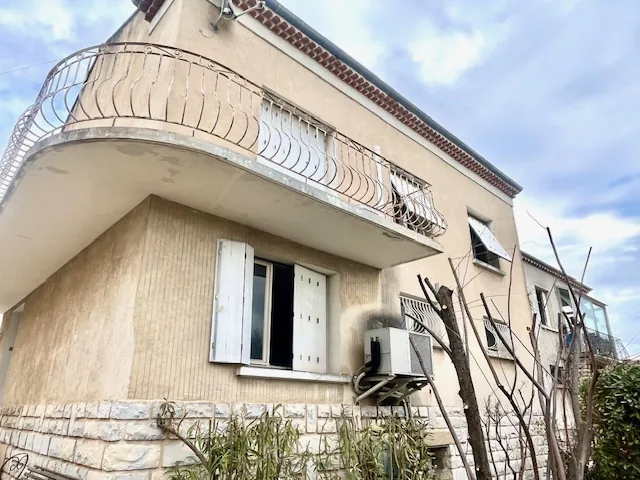 Maison de 104 m² avec garage et jardin à Apt, région Provence-Luberon 