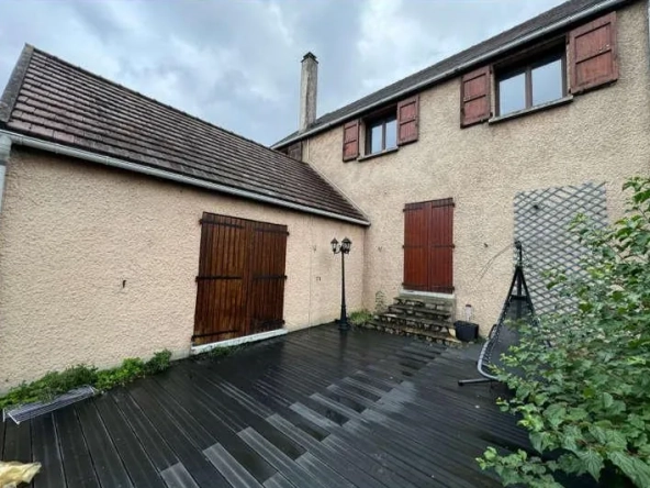 Maison T6 avec jardin et garage à Aubergenville – Vente aux enchères
