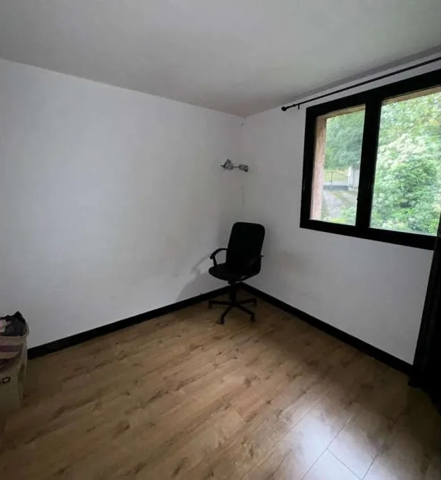 Maison T6 avec jardin et garage à Aubergenville – Vente aux enchères 