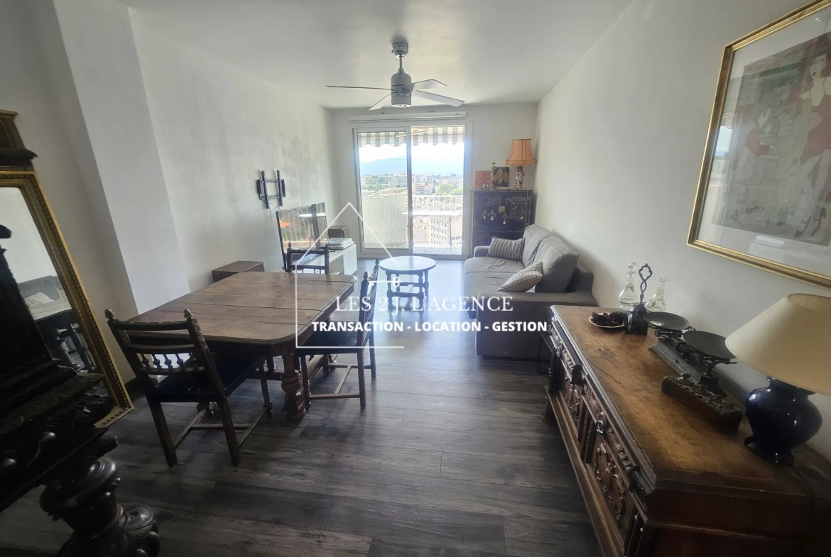 Appartement 4 pièces avec balcon à Marseille - Vue dégagée et proximité du palais Longchamp 
