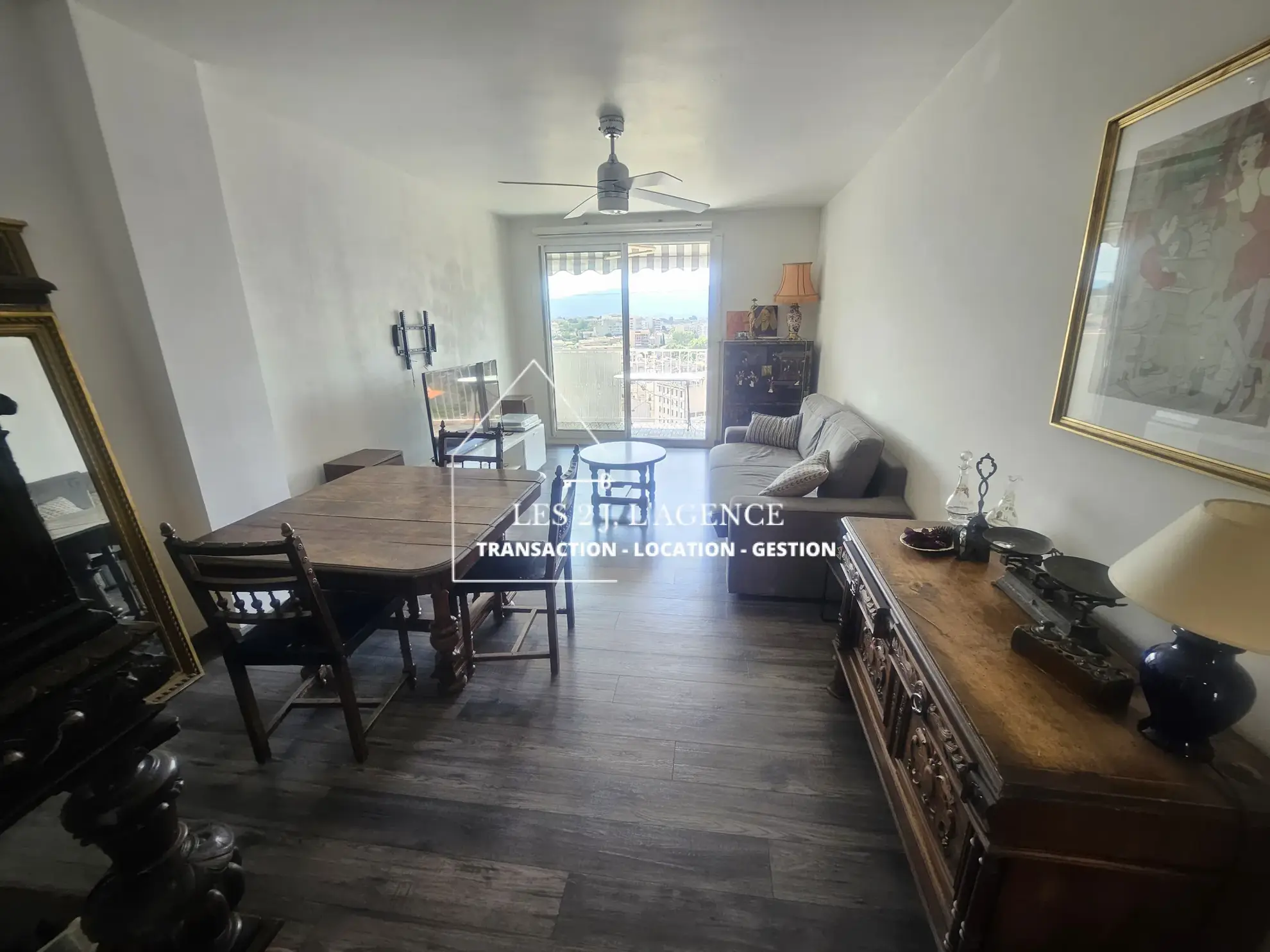 Appartement 4 pièces avec balcon à Marseille - Vue dégagée et proximité du palais Longchamp 
