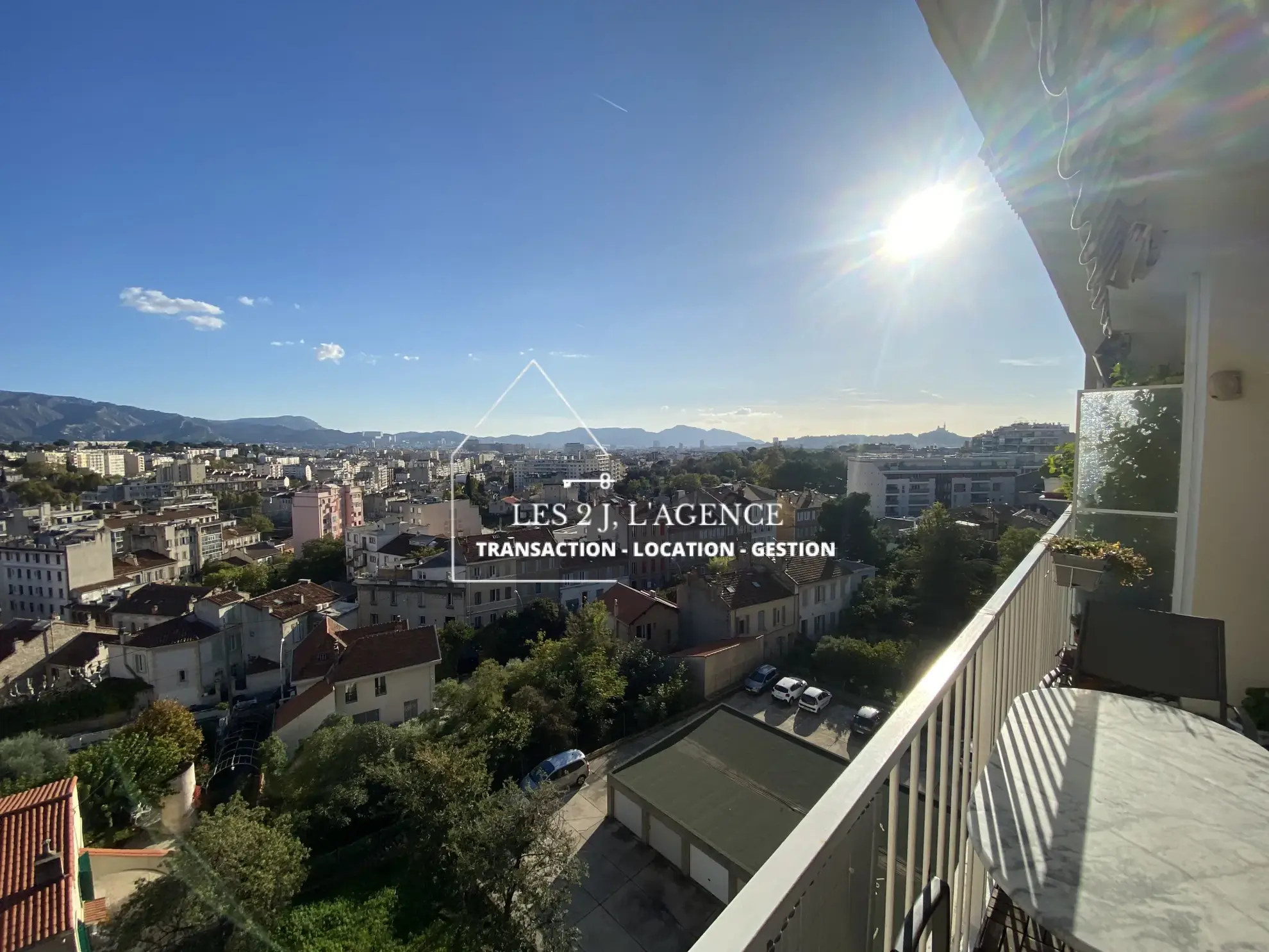 Appartement 4 pièces avec balcon à Marseille - Vue dégagée et proximité du palais Longchamp 
