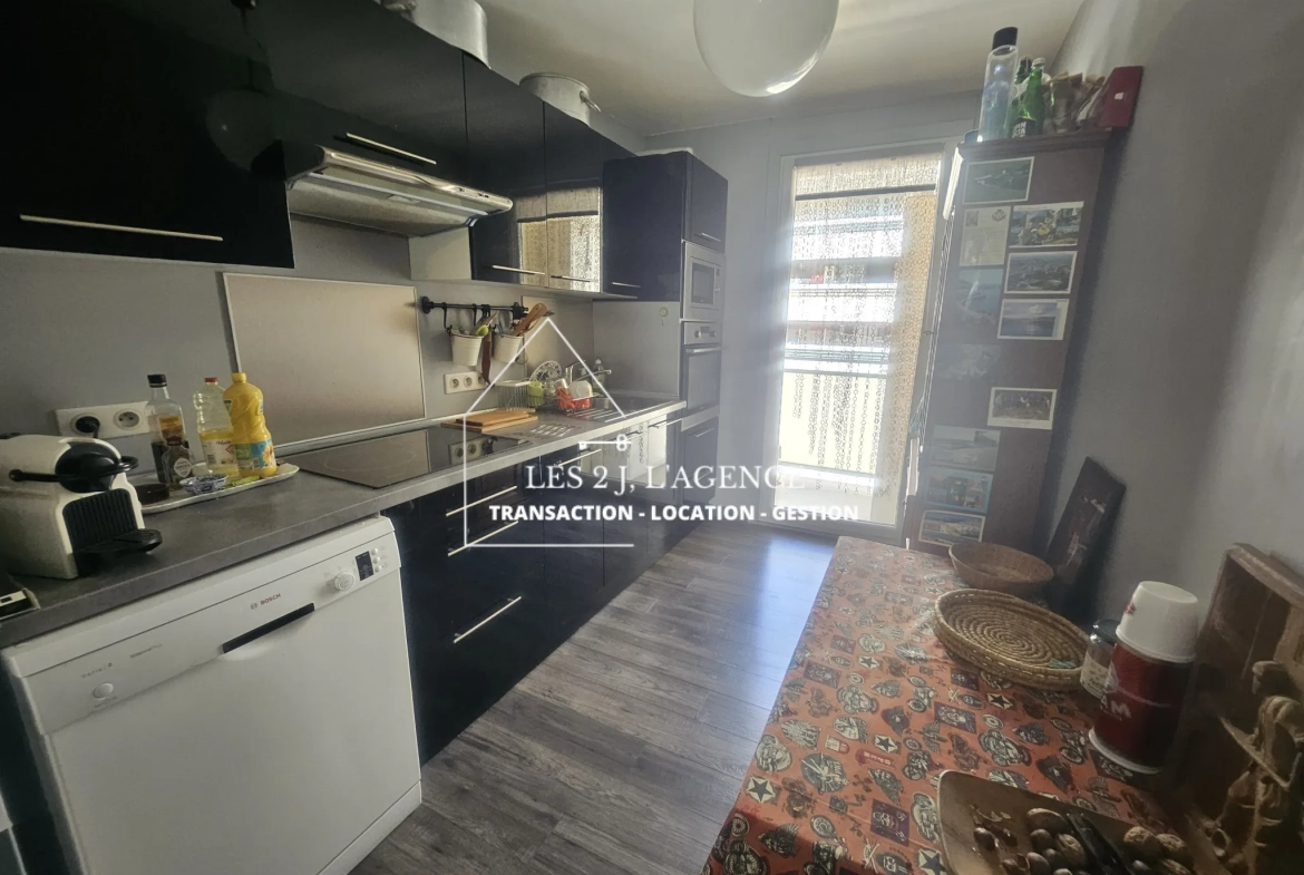 Appartement 4 pièces avec balcon à Marseille - Vue dégagée et proximité du palais Longchamp 