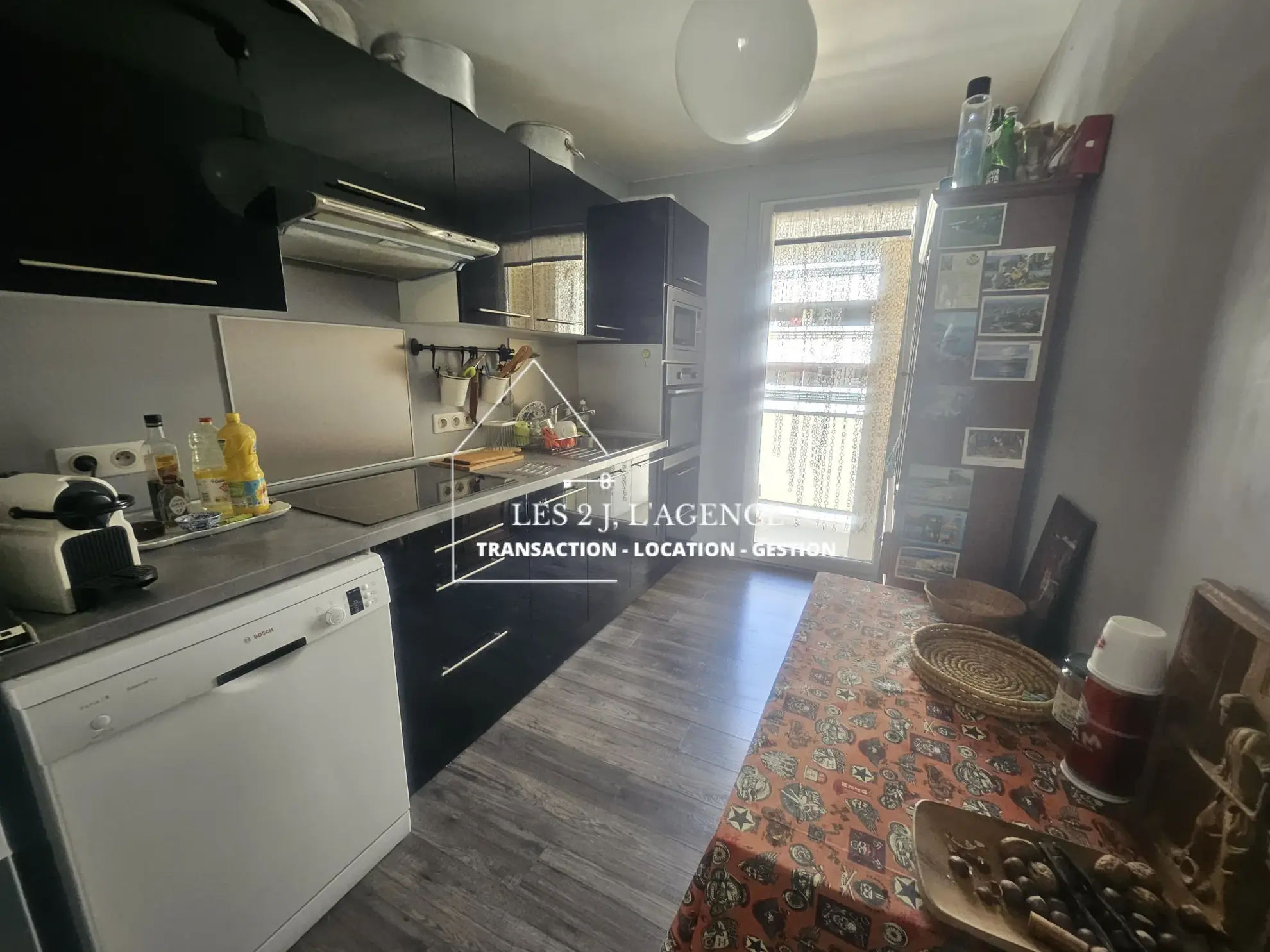 Appartement 4 pièces avec balcon à Marseille - Vue dégagée et proximité du palais Longchamp 