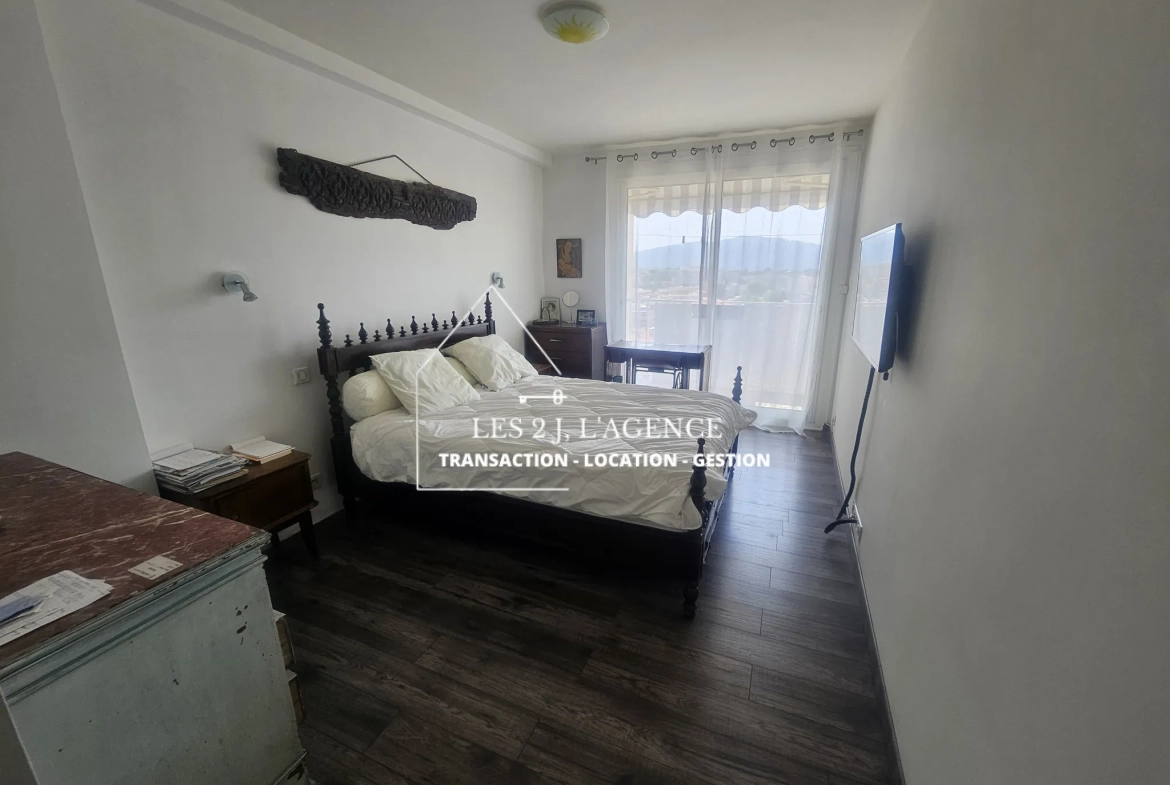 Appartement 4 pièces avec balcon à Marseille - Vue dégagée et proximité du palais Longchamp 