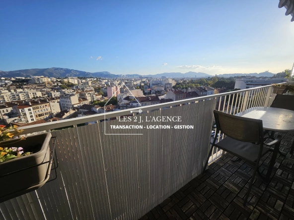 Appartement 4 pièces avec balcon à Marseille - Vue dégagée et proximité du palais Longchamp