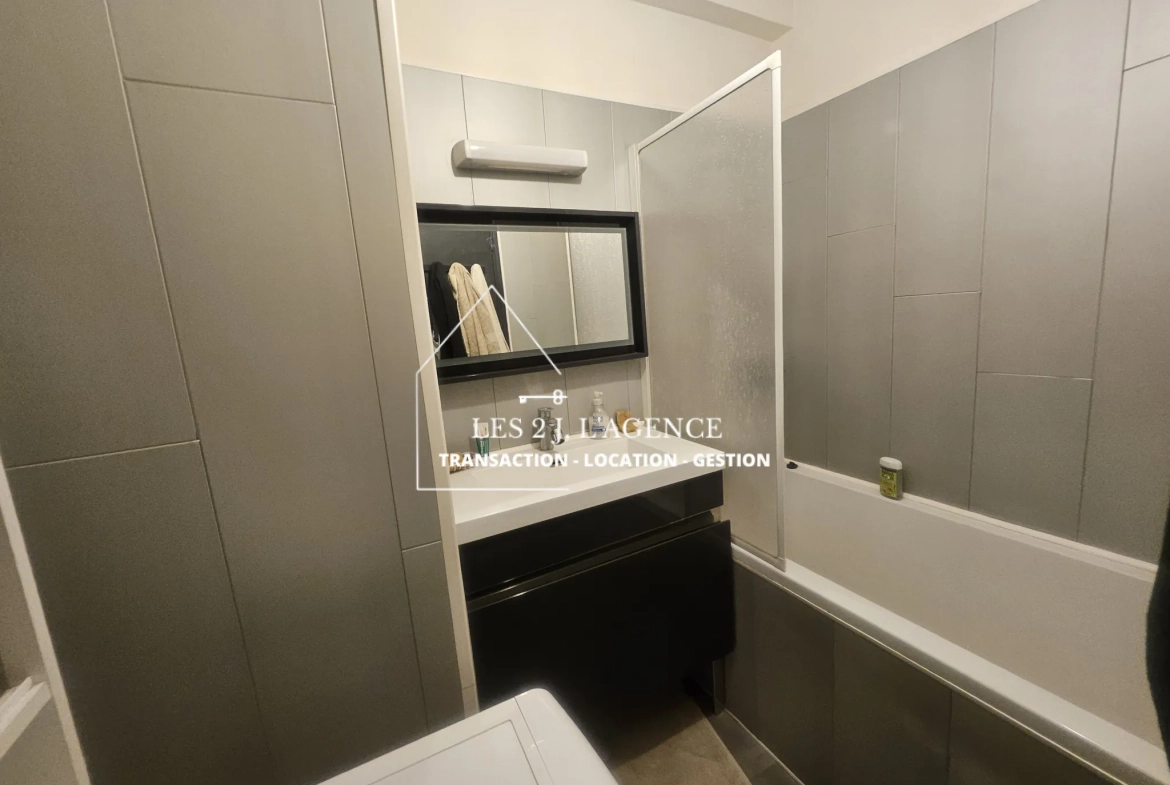 Appartement 4 pièces avec balcon à Marseille - Vue dégagée et proximité du palais Longchamp 