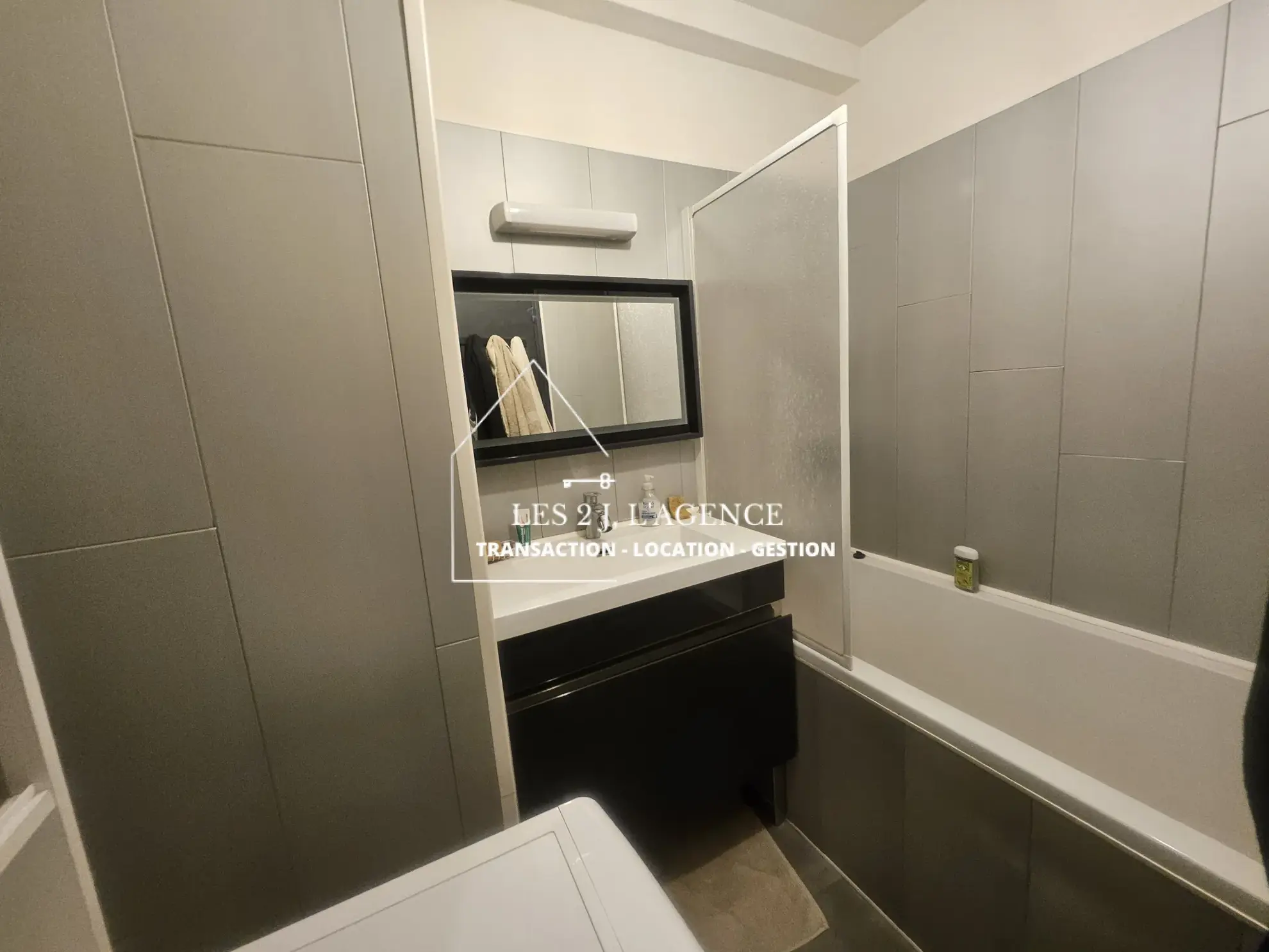 Appartement 4 pièces avec balcon à Marseille - Vue dégagée et proximité du palais Longchamp 