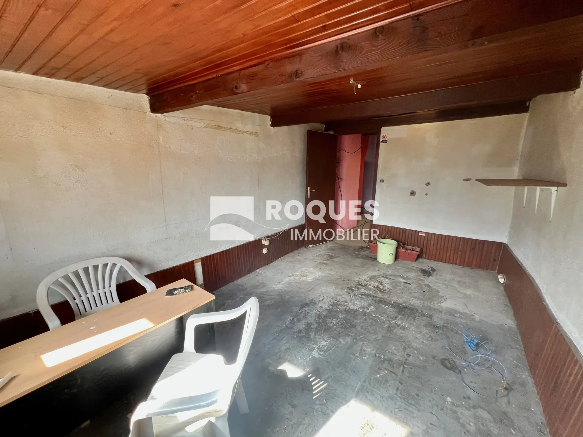 Studio à rénover de 24,50 m² en centre-ville de Millau 