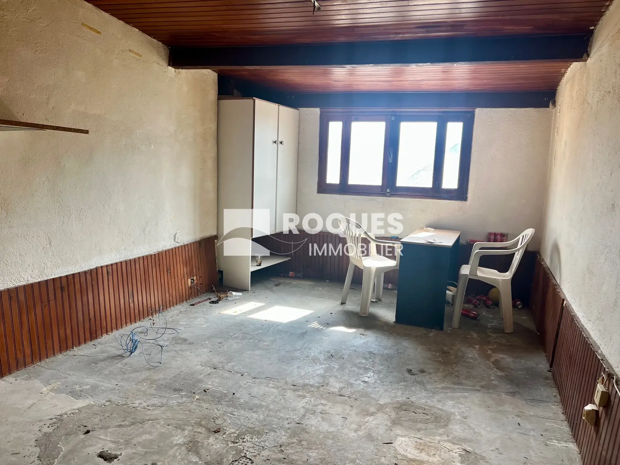 Studio à rénover de 24,50 m² en centre-ville de Millau 