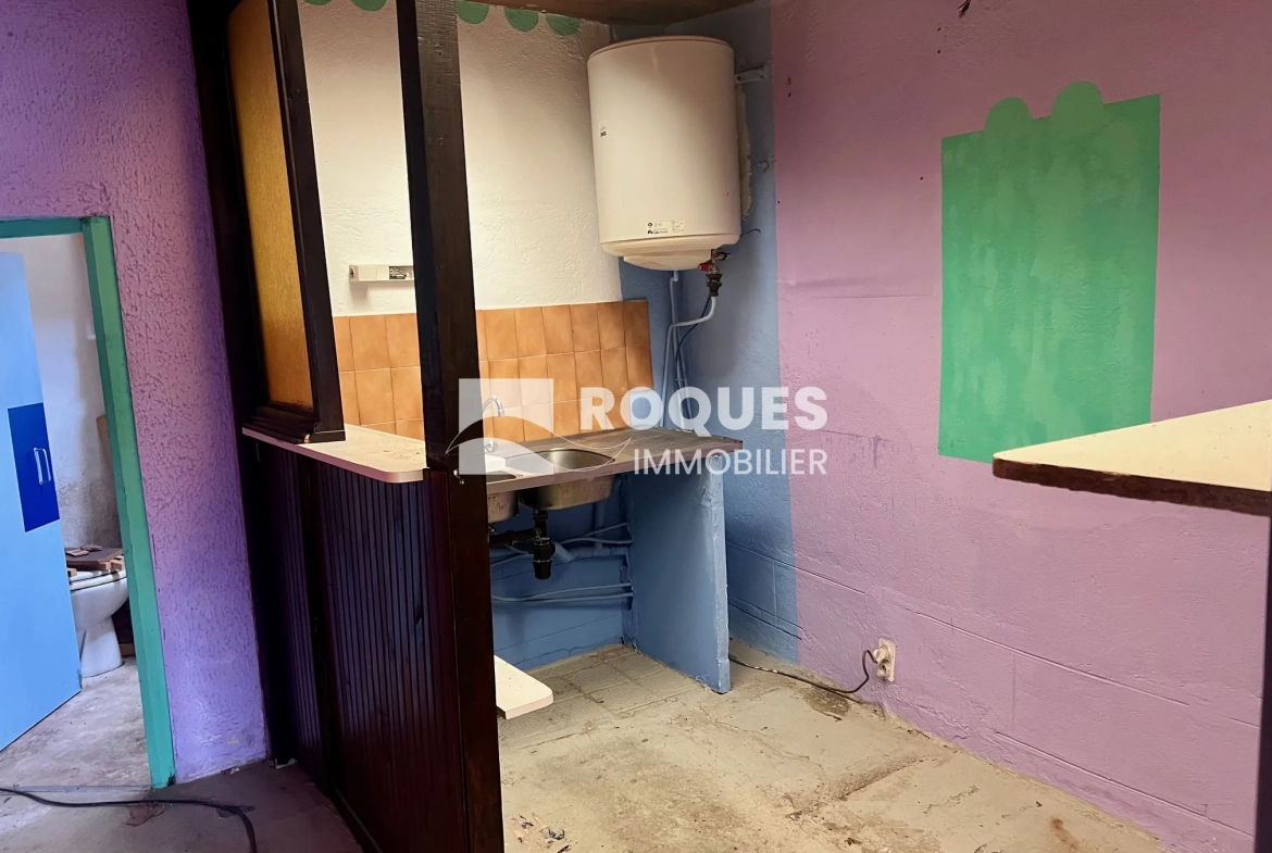 Studio à rénover de 24,50 m² en centre-ville de Millau 