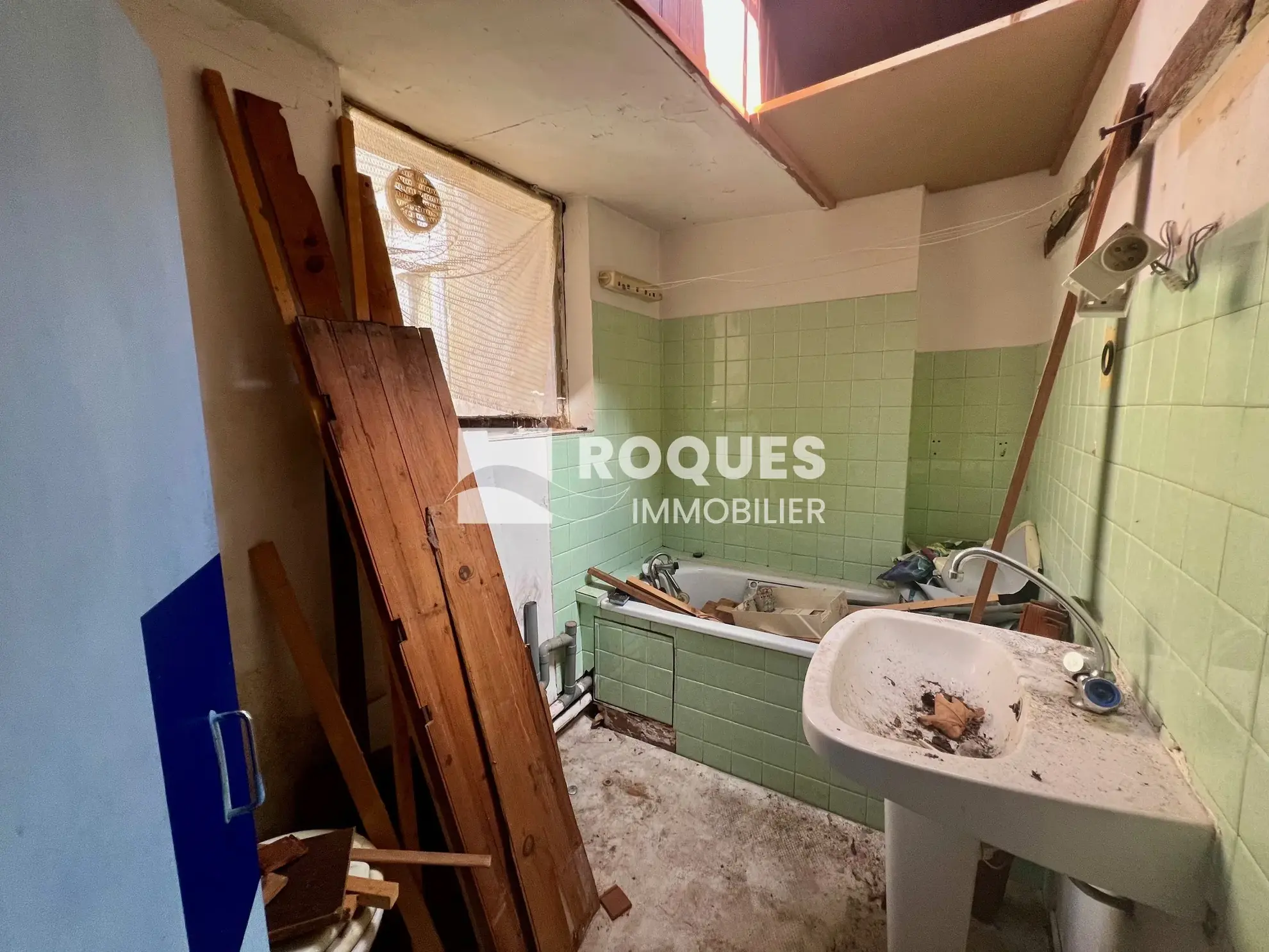 Studio à rénover de 24,50 m² en centre-ville de Millau 