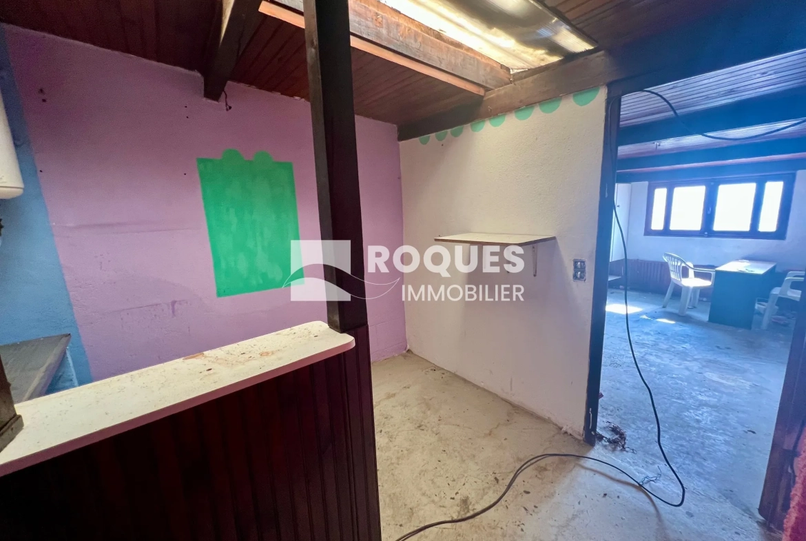 Studio à rénover de 24,50 m² en centre-ville de Millau 