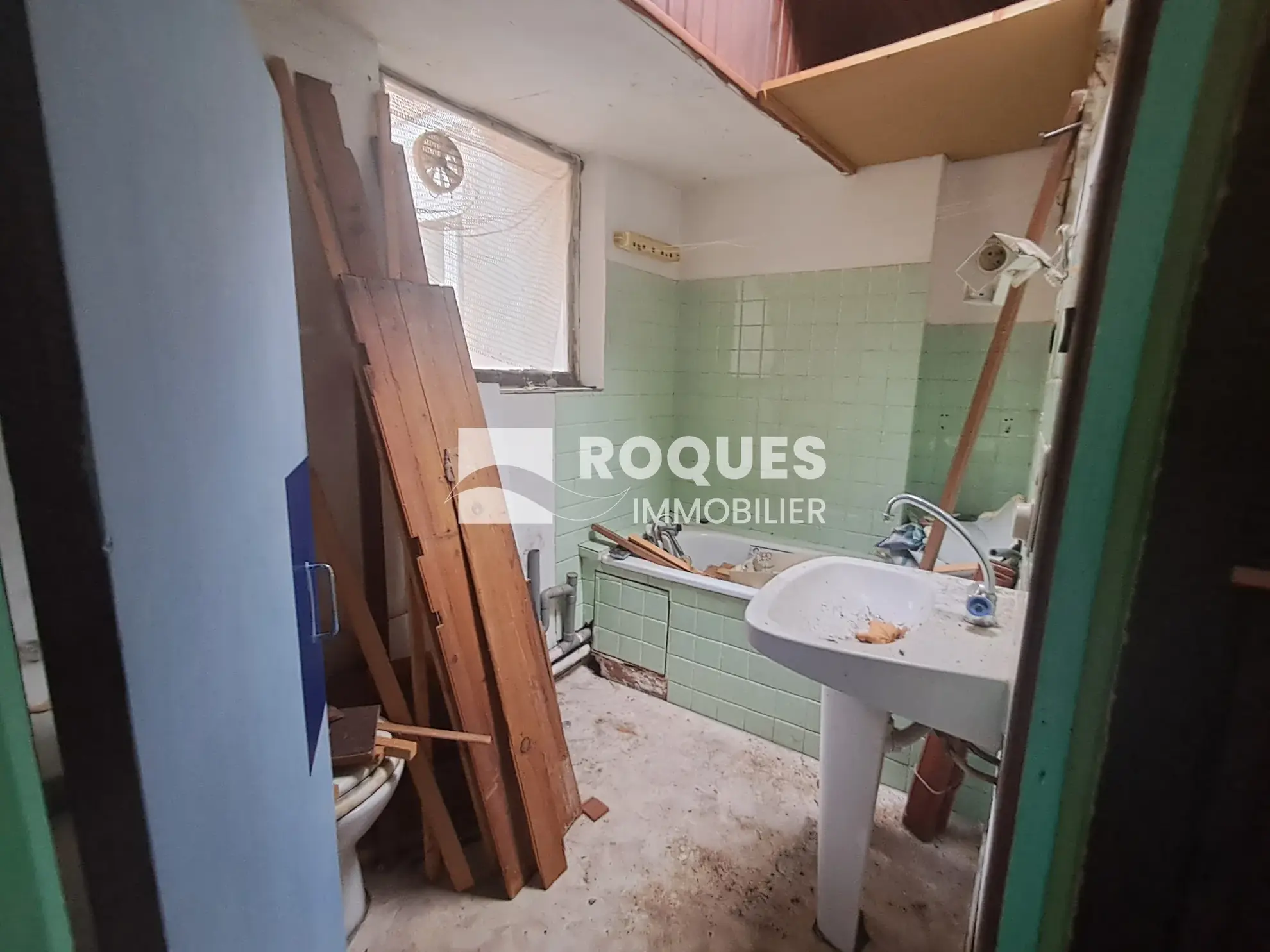 Studio à rénover de 24,50 m² en centre-ville de Millau 