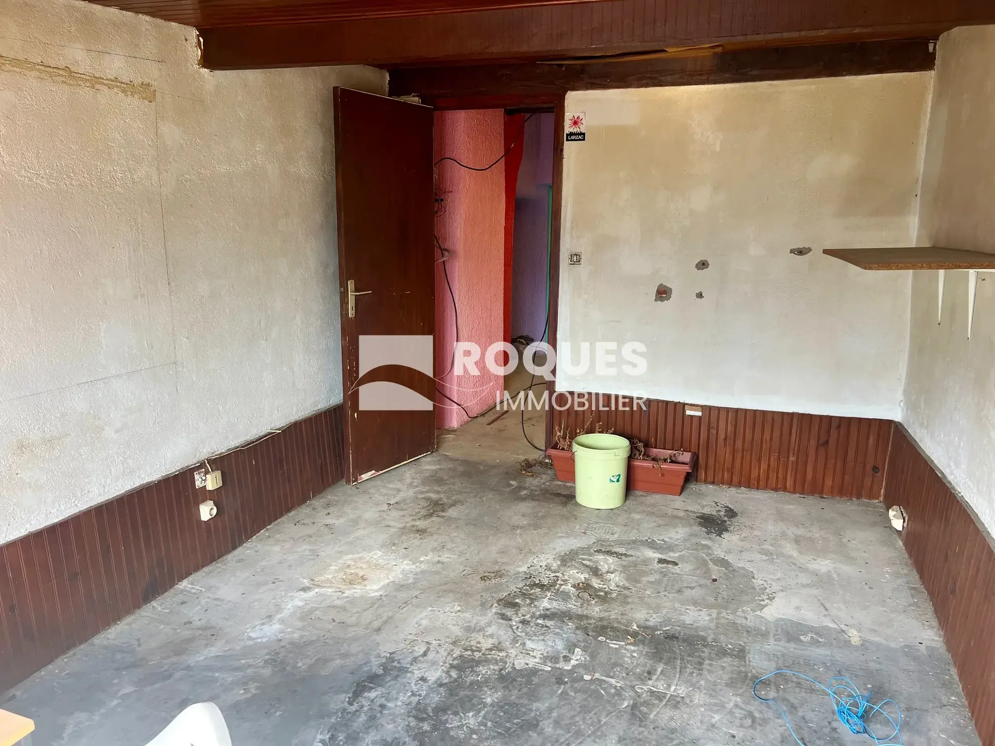 Studio à rénover de 24,50 m² en centre-ville de Millau 