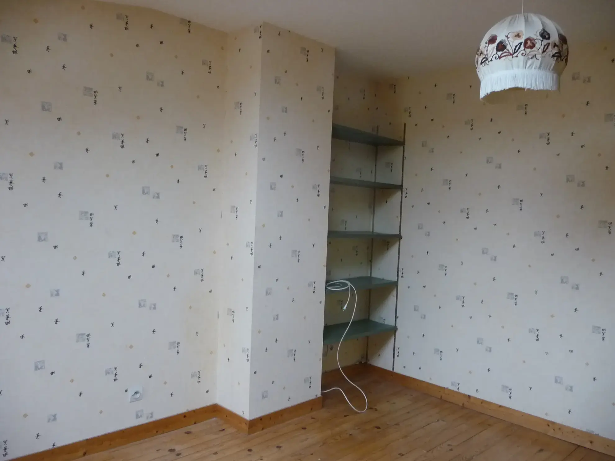 Magnifique maison familiale de 149 m2 à Saint Romain le Puy avec dépendances et jardin 