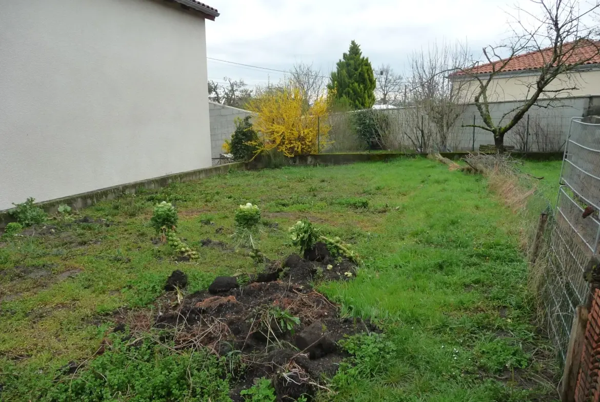 Magnifique maison familiale de 149 m2 à Saint Romain le Puy avec dépendances et jardin 