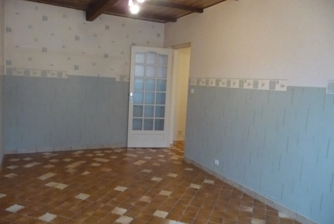 Magnifique maison familiale de 149 m2 à Saint Romain le Puy avec dépendances et jardin 