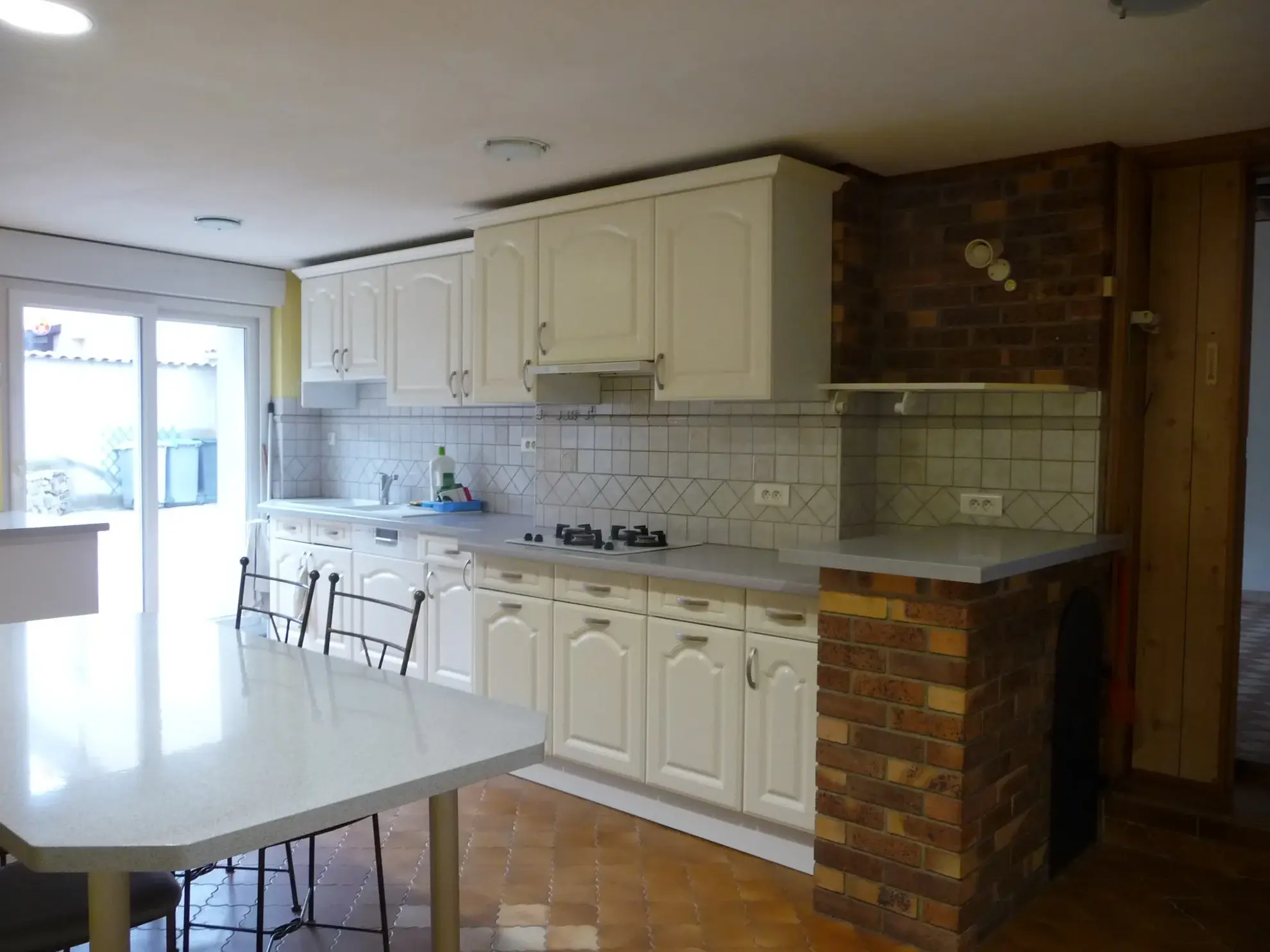 Magnifique maison familiale de 149 m2 à Saint Romain le Puy avec dépendances et jardin 