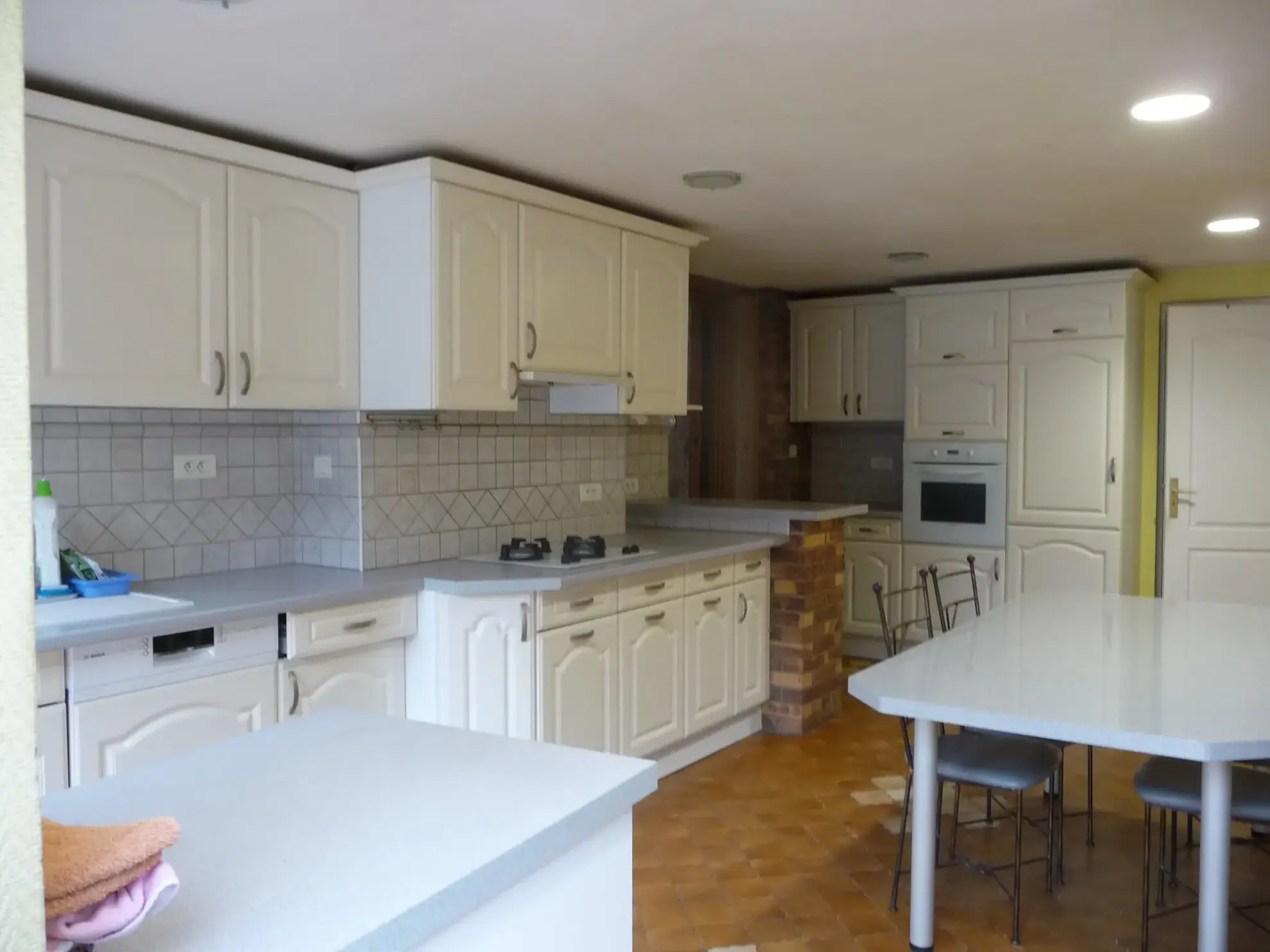 Magnifique maison familiale de 149 m2 à Saint Romain le Puy avec dépendances et jardin 