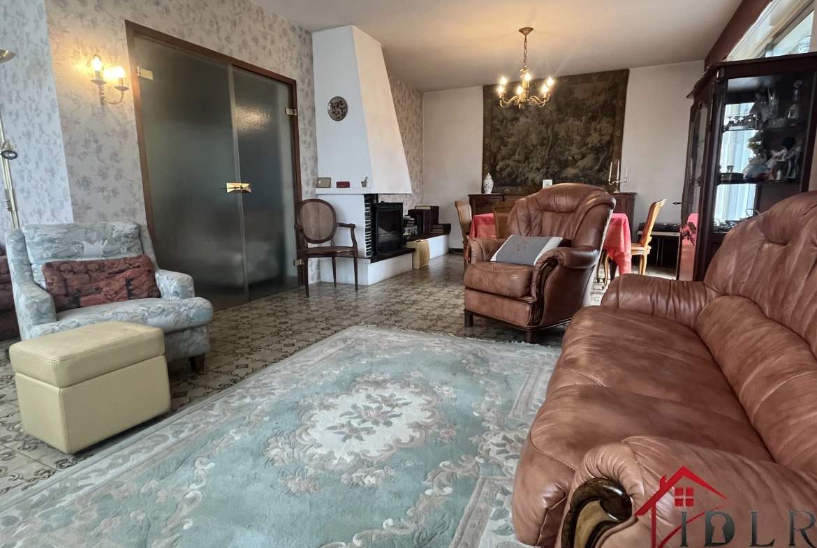 Belle maison individuelle avec grand terrain à Bourbonne-les-Bains 