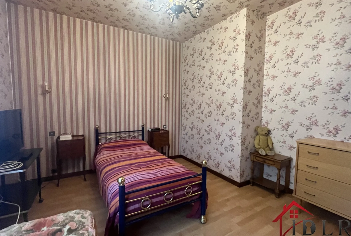 Belle maison individuelle avec grand terrain à Bourbonne-les-Bains 