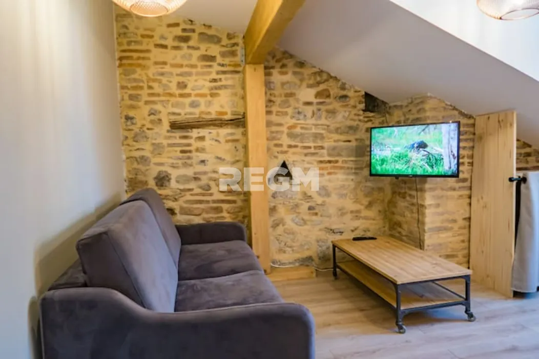 Studio meublé à vendre au cœur de Grenoble avec vue sur la Bastille 