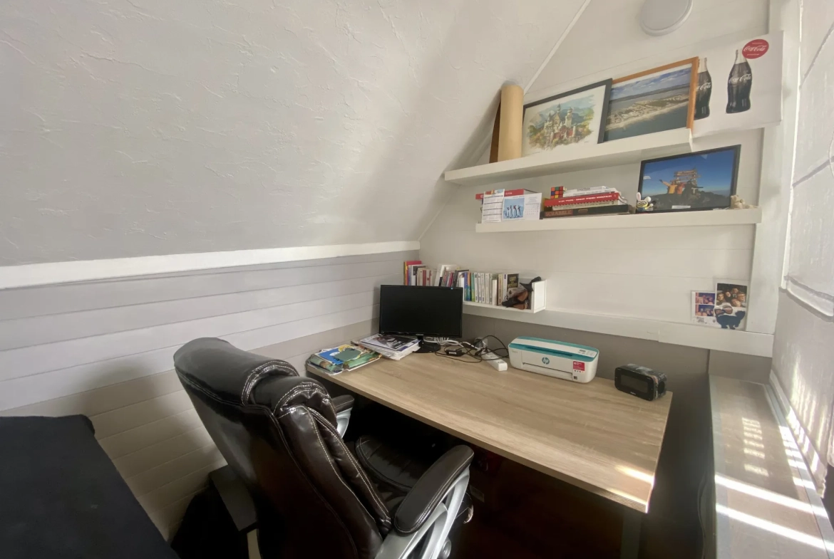 Maison à vendre à Roubaix, secteur recherché, proche transports et commerces 