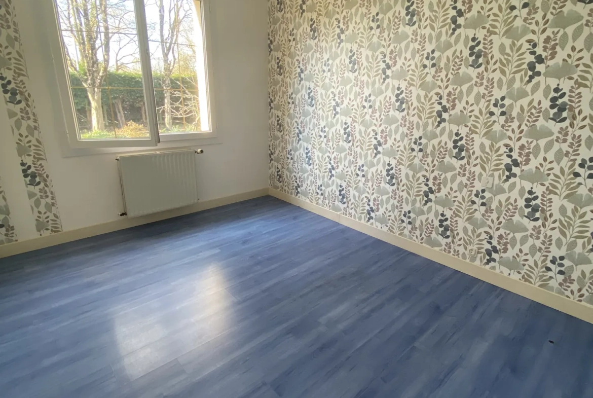 Maison 3 chambres avec garage à Challans - Proximité commerces et grande surface 