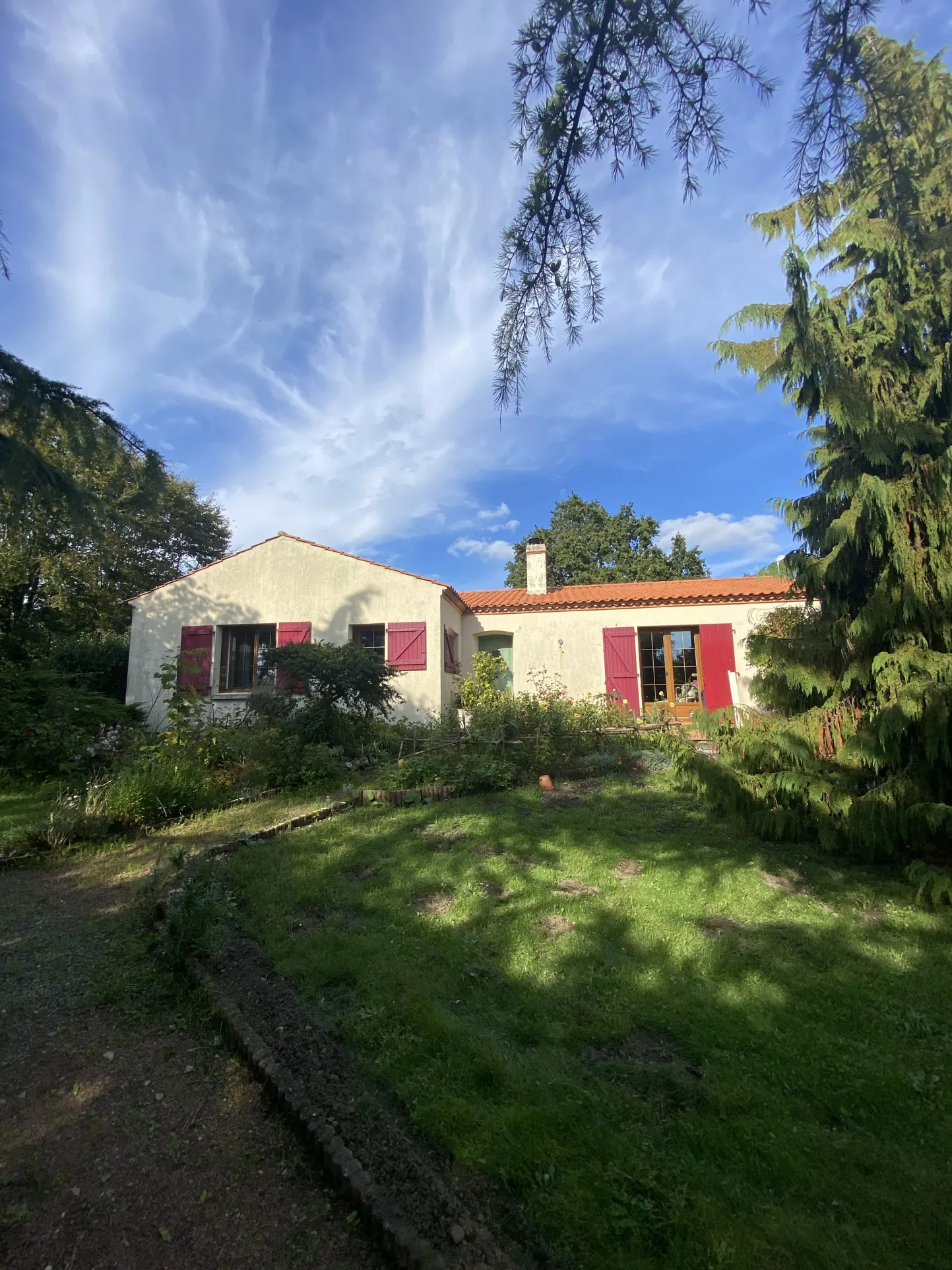 Maison 3 chambres avec garage à Challans - Proximité commerces et grande surface 