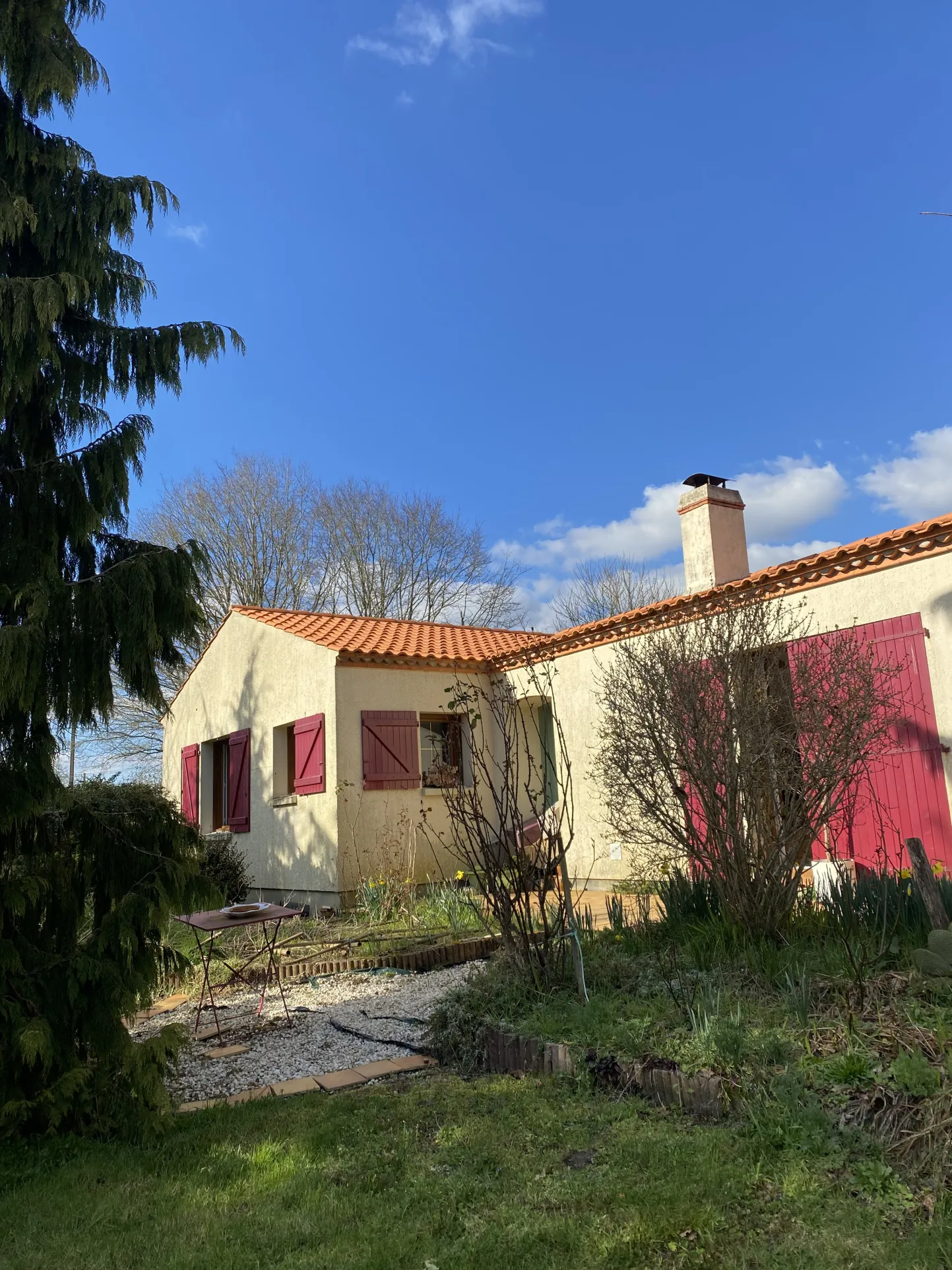 Maison 3 chambres avec garage à Challans - Proximité commerces et grande surface 
