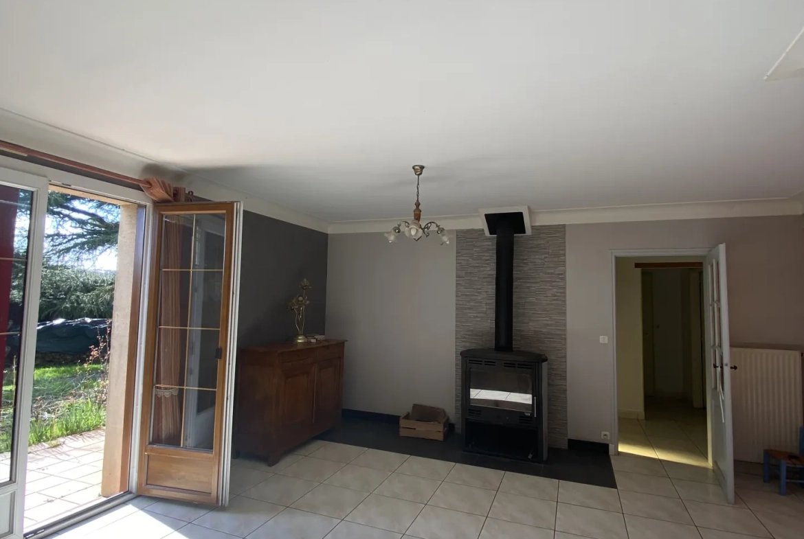 Maison 3 chambres avec garage à Challans - Proximité commerces et grande surface 