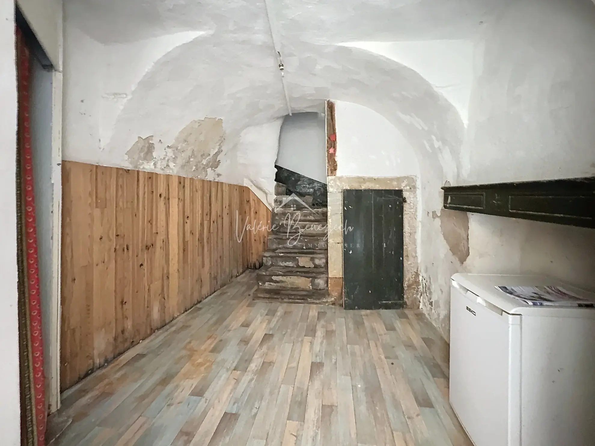 Maison en pierres à Saint-Affrique avec potentiel de rénovation en centre-ville 