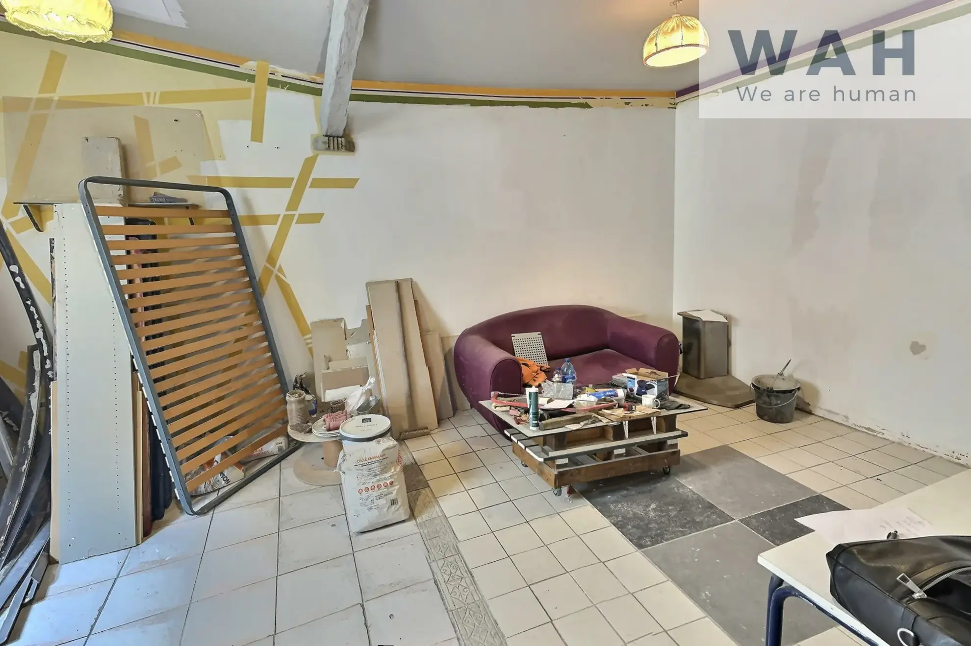 Appartement T3 à rénover de 73 m² à Saint-Gilles — Centre historique 