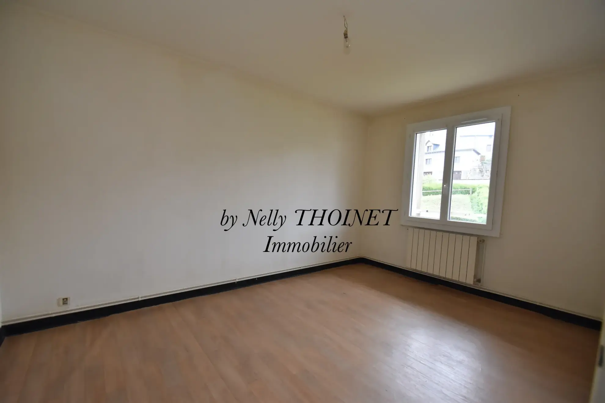 Appartement T3 à Besse et Saint-Anastaise avec balcon, cave, dans charmante ville médiévale en Auvergne 