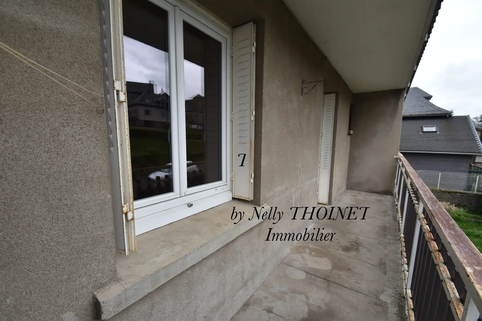 Appartement T3 à Besse et Saint-Anastaise avec balcon, cave, dans charmante ville médiévale en Auvergne 