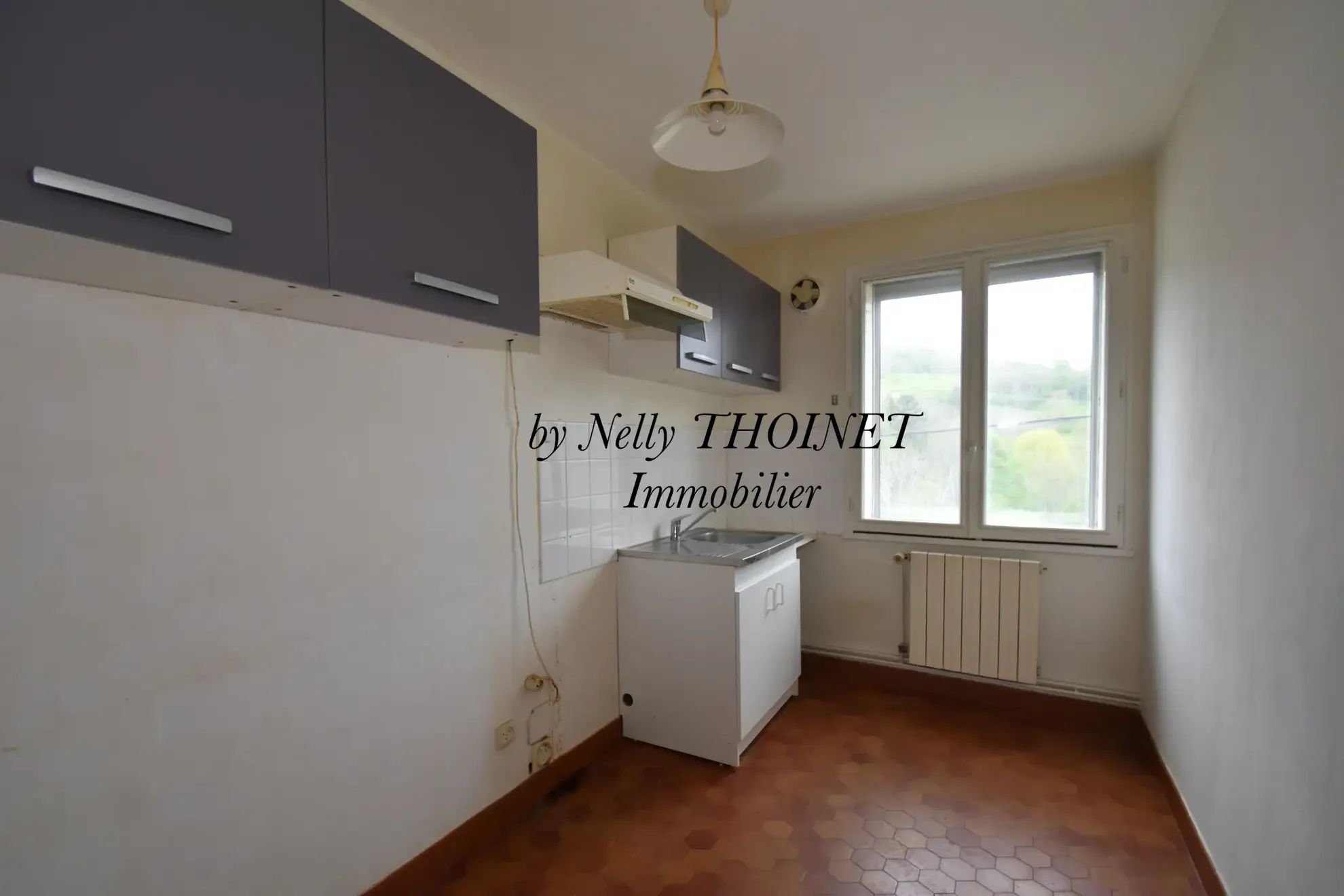 Appartement T3 à Besse et Saint-Anastaise avec balcon, cave, dans charmante ville médiévale en Auvergne 