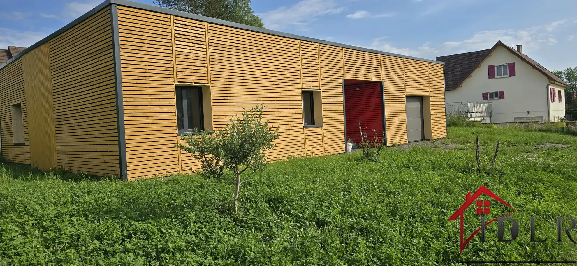 Maison moderne de 122 m² avec terrasse à Rioz, hautes spécificités et proximité des grandes villes 