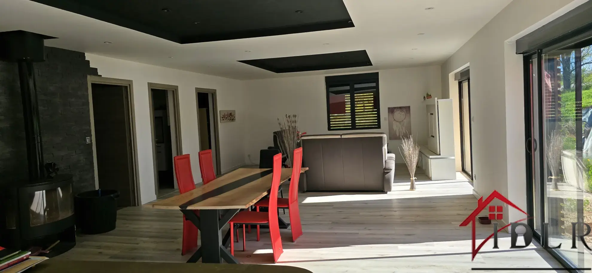 Maison moderne de 122 m² avec terrasse à Rioz, hautes spécificités et proximité des grandes villes 