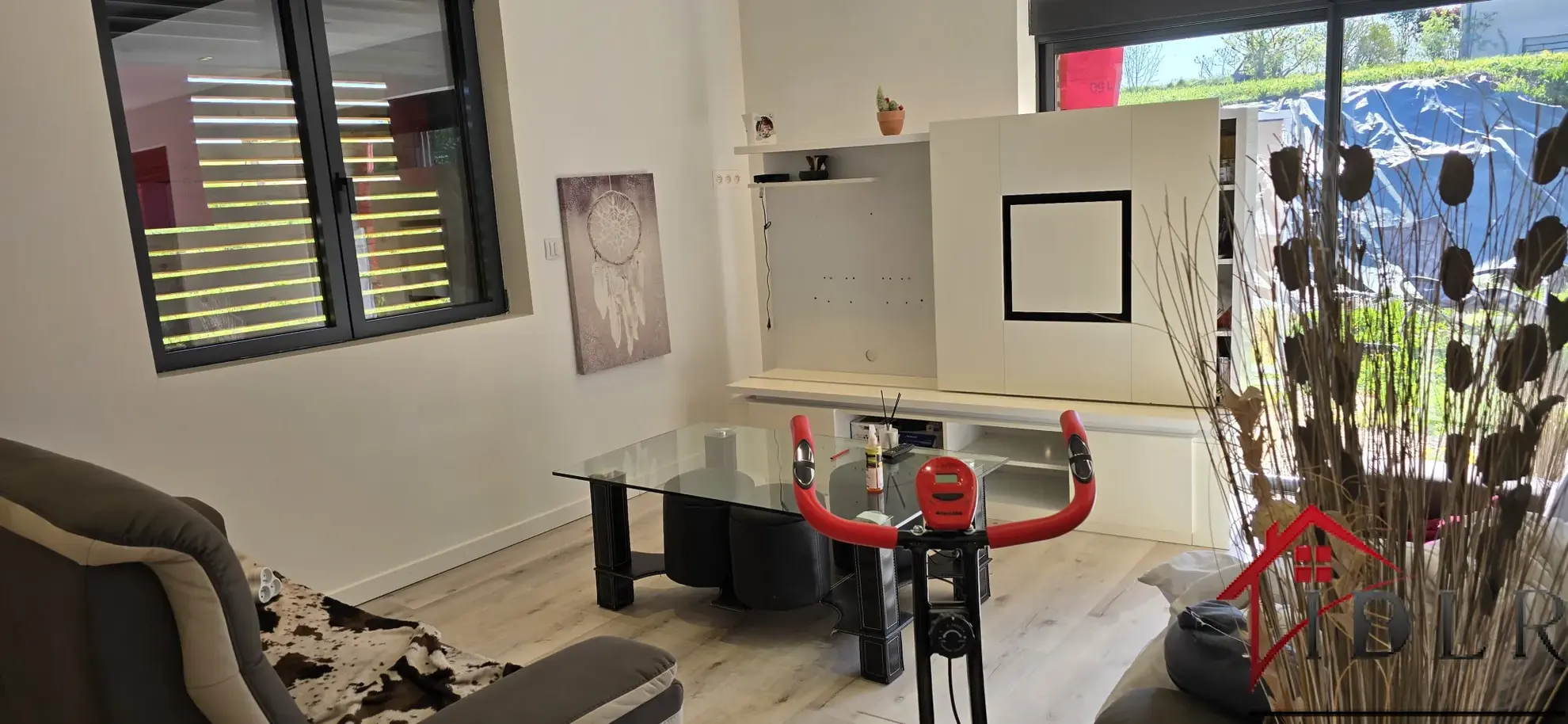 Maison moderne de 122 m² avec terrasse à Rioz, hautes spécificités et proximité des grandes villes 