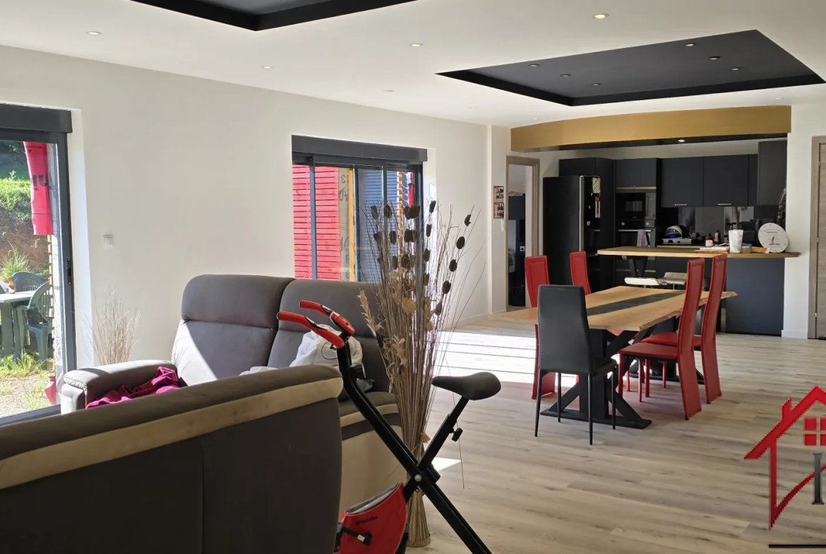 Maison moderne de 122 m² avec terrasse à Rioz, hautes spécificités et proximité des grandes villes 