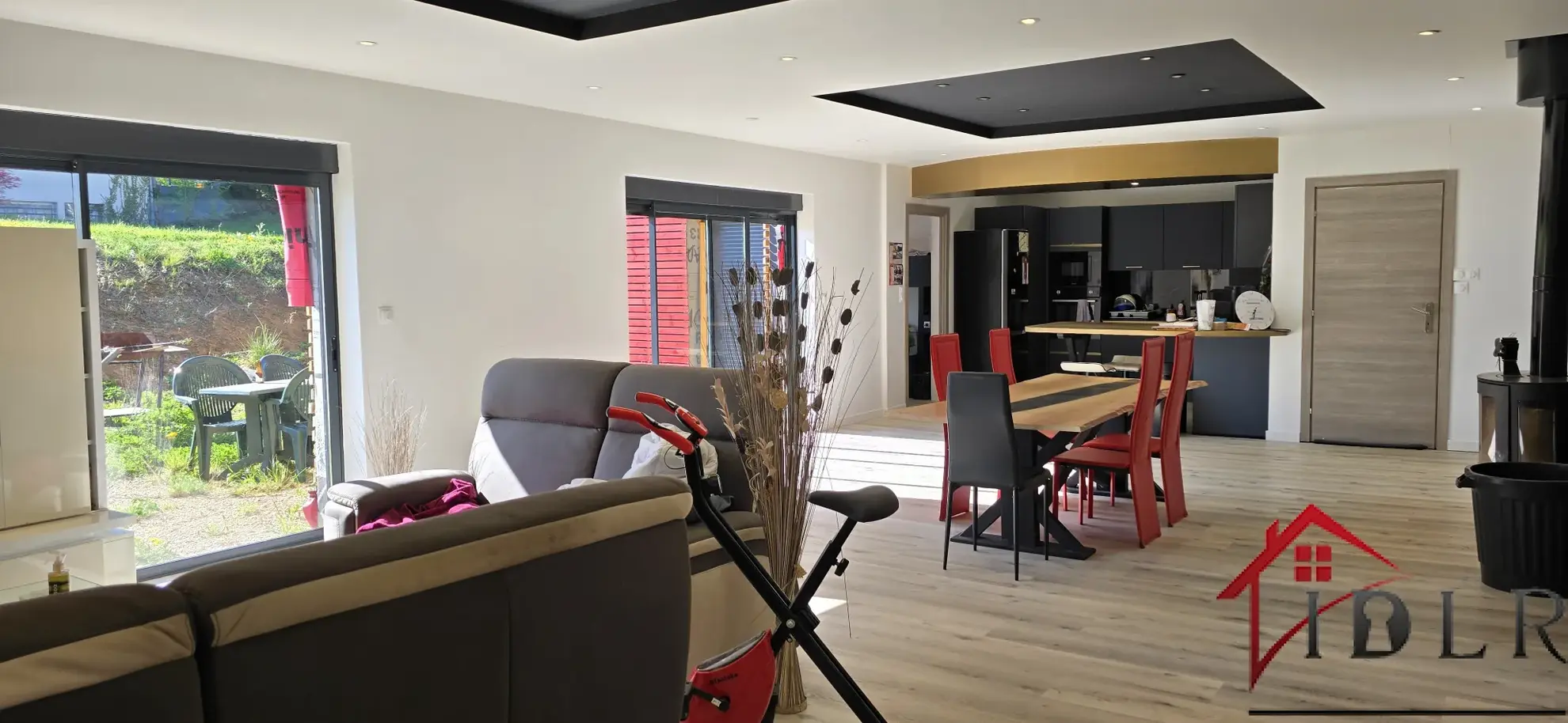 Maison moderne de 122 m² avec terrasse à Rioz, hautes spécificités et proximité des grandes villes 