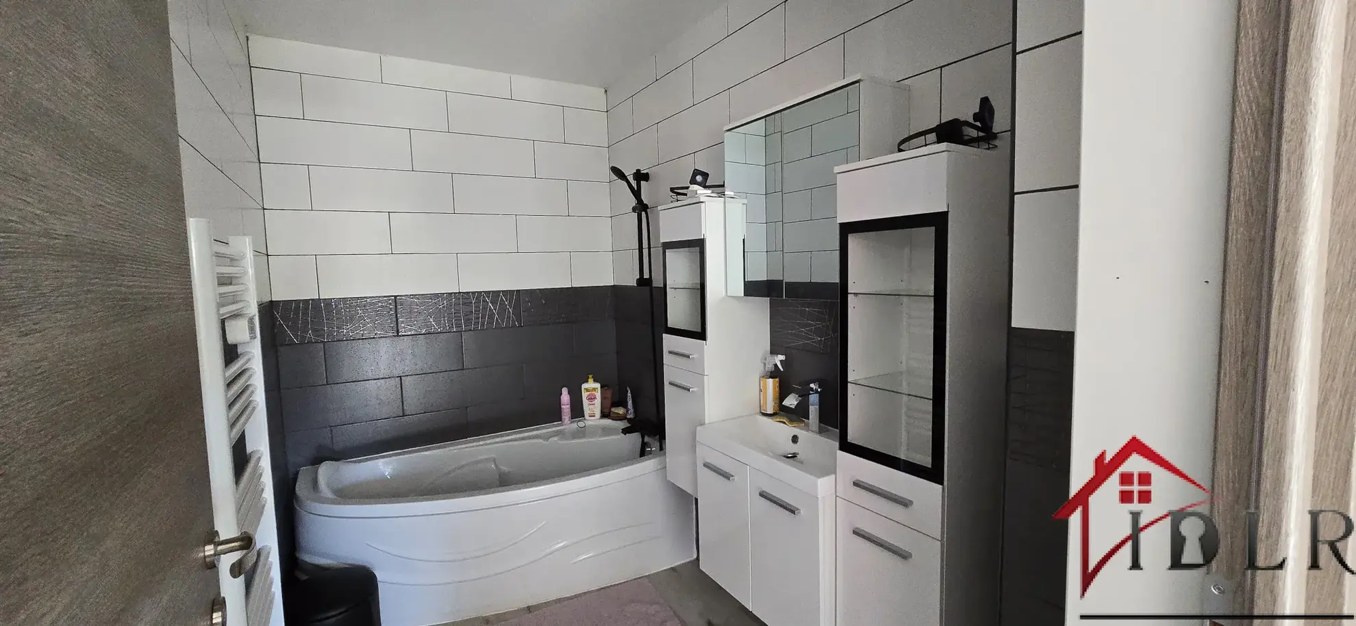 Maison moderne de 122 m² avec terrasse à Rioz, hautes spécificités et proximité des grandes villes 