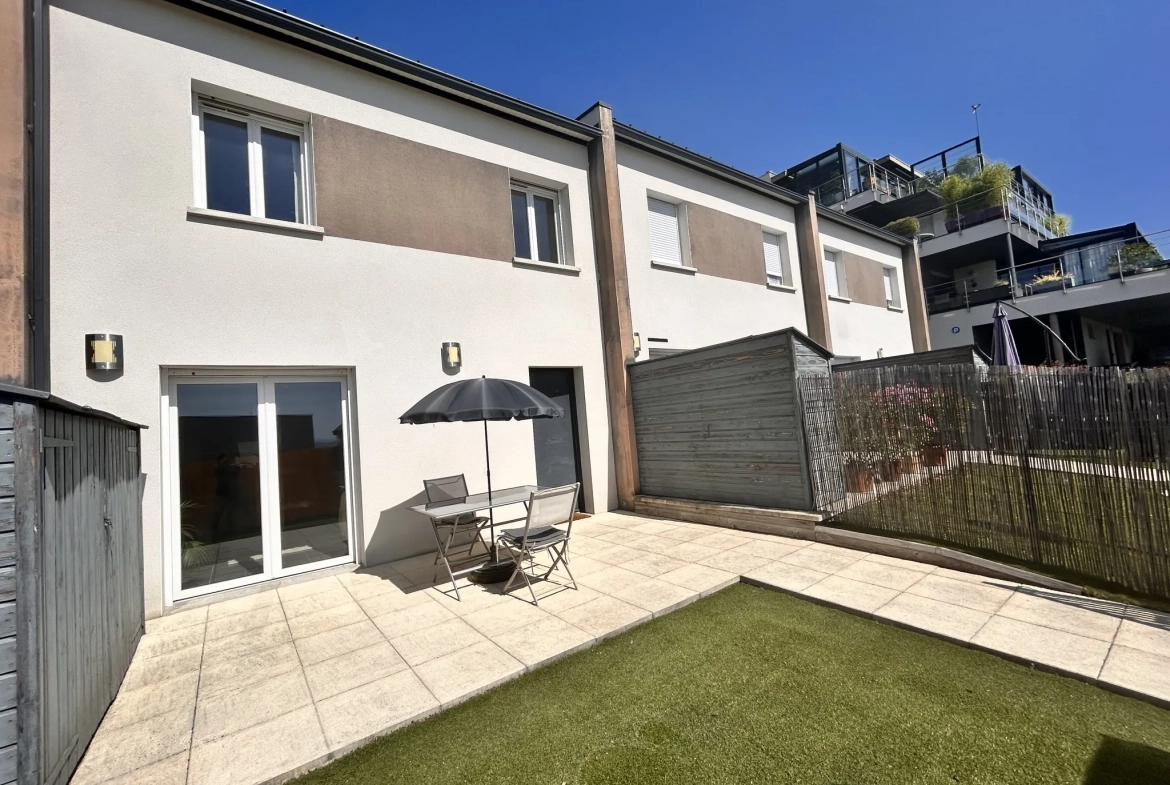 Maison familiale récente avec 3 chambres à Clermont-Ferrand - secteur calme 