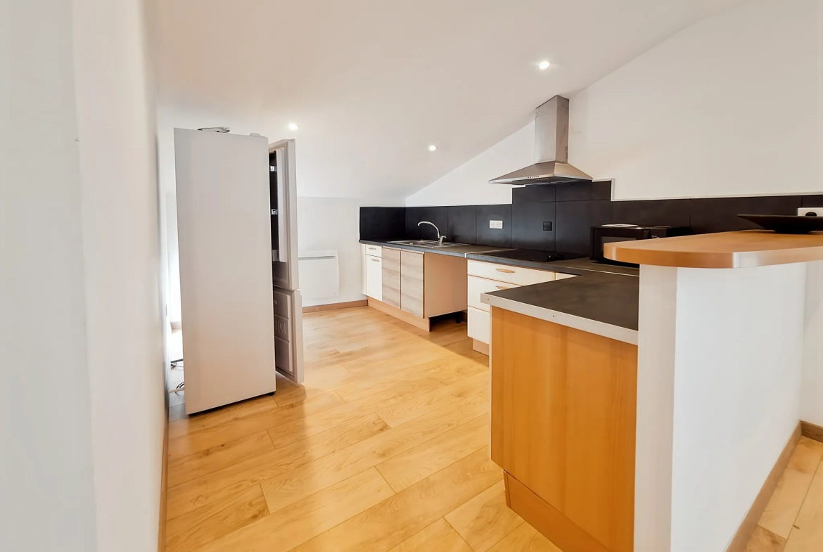 Immeuble de rapport à vendre au centre de Carmaux avec 3 appartements rénovés 