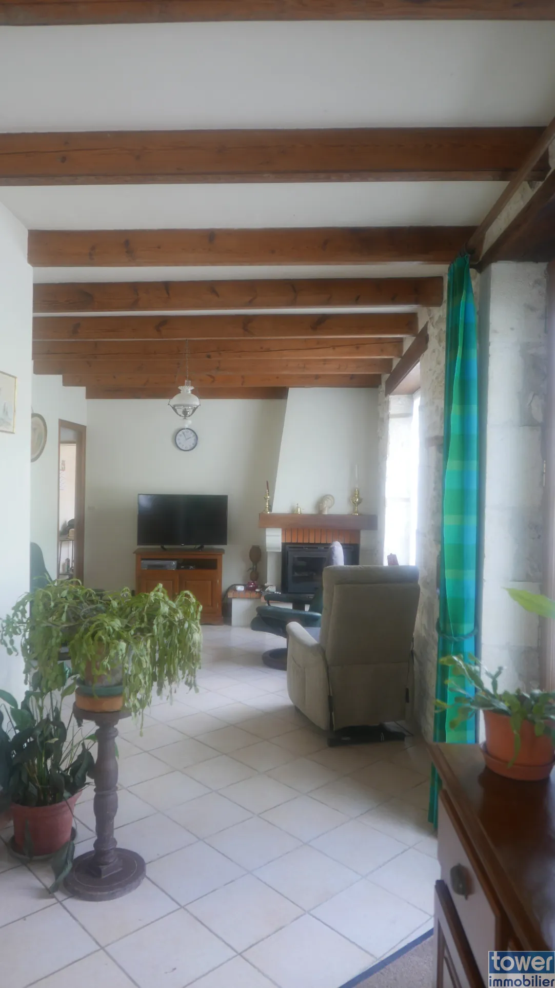 Maison en pierre à vendre à Sigoules avec dépendances et jardin 