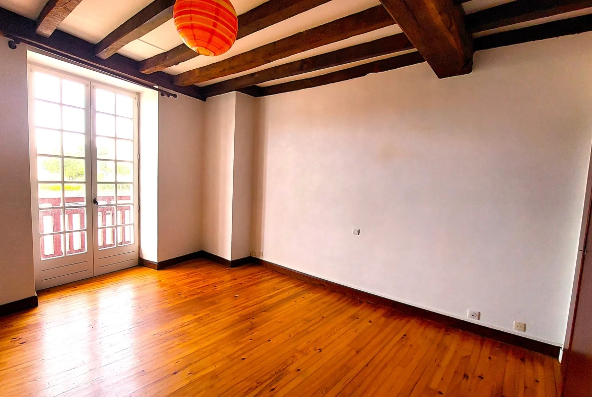 Appartement T2 en duplex à Bardos - 48,55 m², cave, proche commodités 
