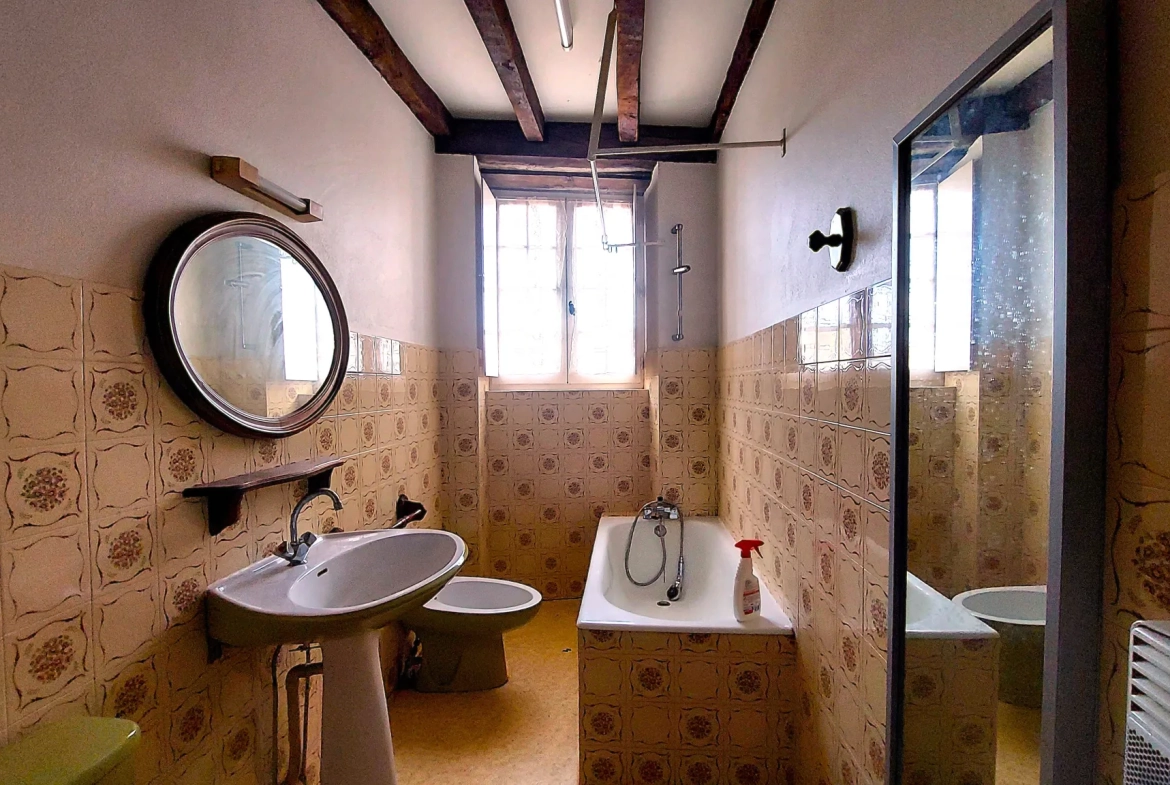 Appartement T2 en duplex à Bardos - 48,55 m², cave, proche commodités 